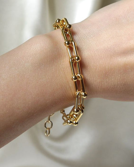 Set Ancla: Símbolo de Fortaleza y Lujo Diario