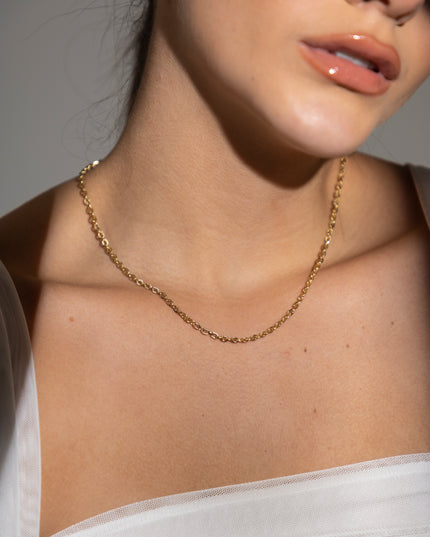 Cadena Óvalo 3mm – 45cm  Curvas que fluyen con tu estilo.