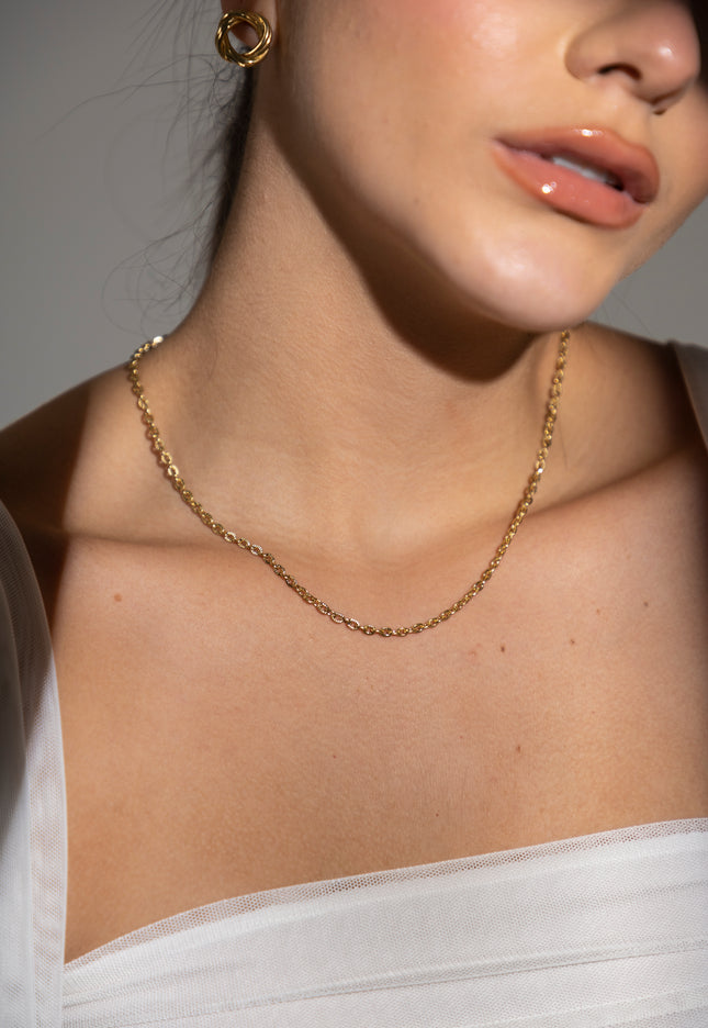 Cadena Óvalo 3mm – 45cm  Curvas que fluyen con tu estilo.