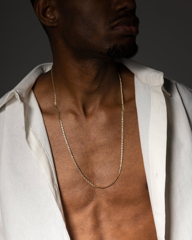 Cadena Entrelazada 4mm – 65cm  Presencia sin exceso.