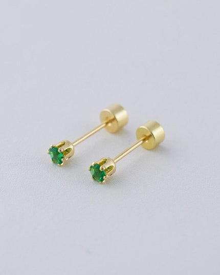 ✨ Topos Stud Circón Tipo Esmeralda – Oro Laminado 18K
